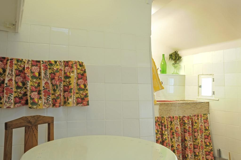 TRAVEL LIKE A LOCAL, ALFAMA! Deolinda Cosy Home&Amazing View Lisbona Esterno foto