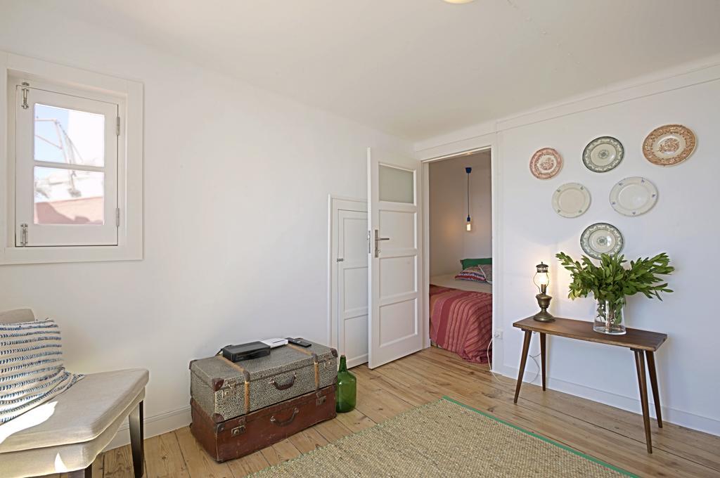 TRAVEL LIKE A LOCAL, ALFAMA! Deolinda Cosy Home&Amazing View Lisbona Camera foto
