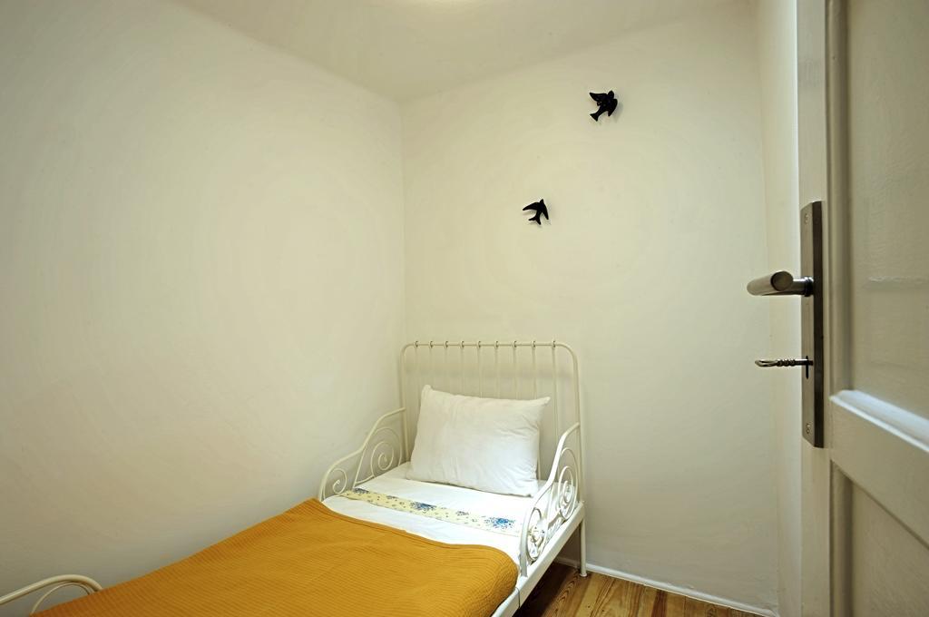 TRAVEL LIKE A LOCAL, ALFAMA! Deolinda Cosy Home&Amazing View Lisbona Esterno foto